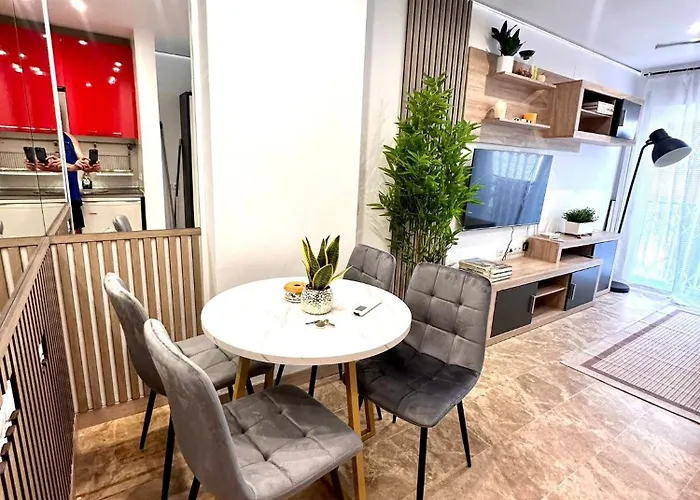 Torremolinos Modern Beach Apartment - 50M Beach