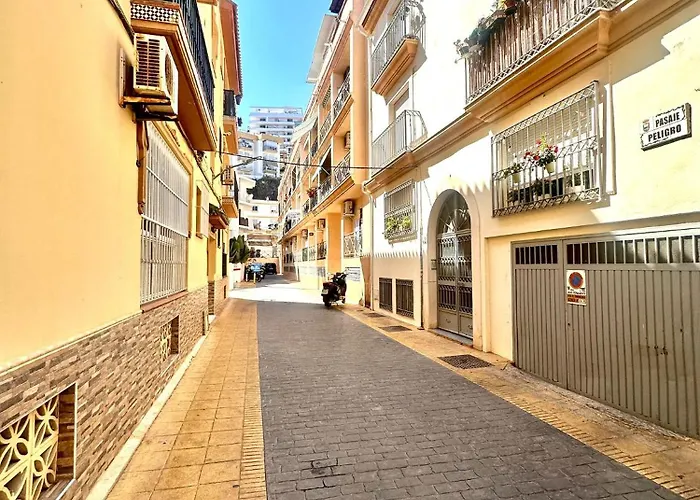 Torremolinos Modern Beach Apartment - 50M Beach Apartment Torremolinos